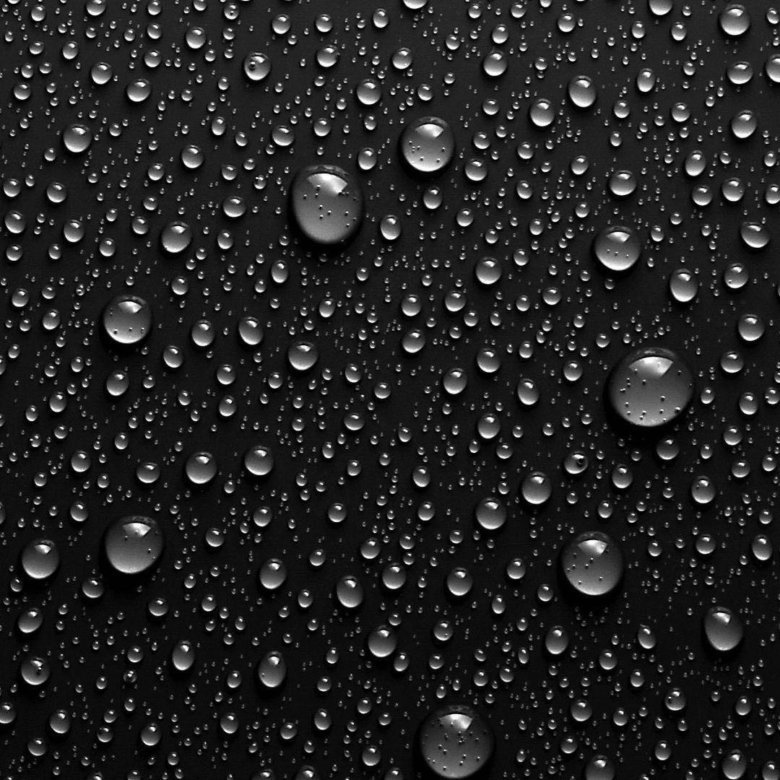 Капли на черном фоне