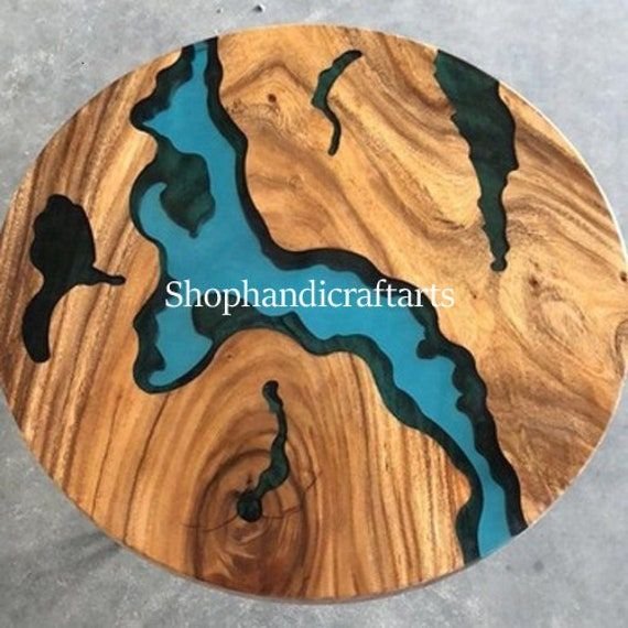 Смола на дереве