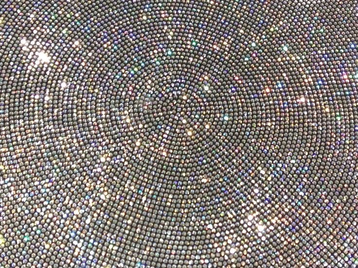 Блестящая ткань