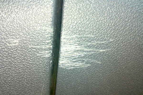 Царапины на пластике