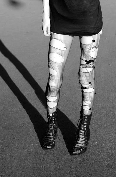 Рваные колготки