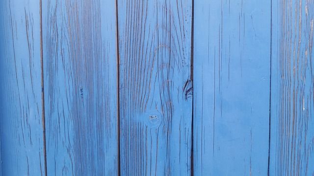 Крашеное дерево