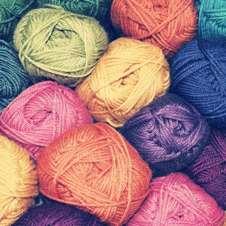 Клубки ниток для вязания