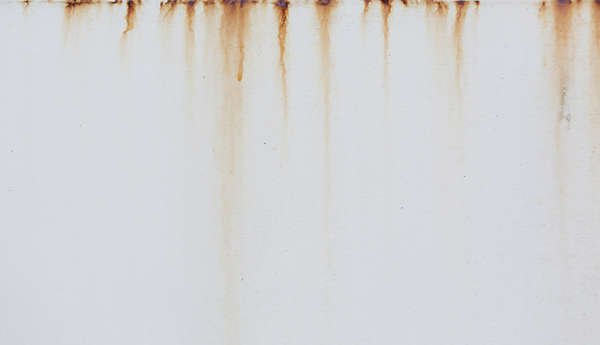 Ржавчина на белом фоне