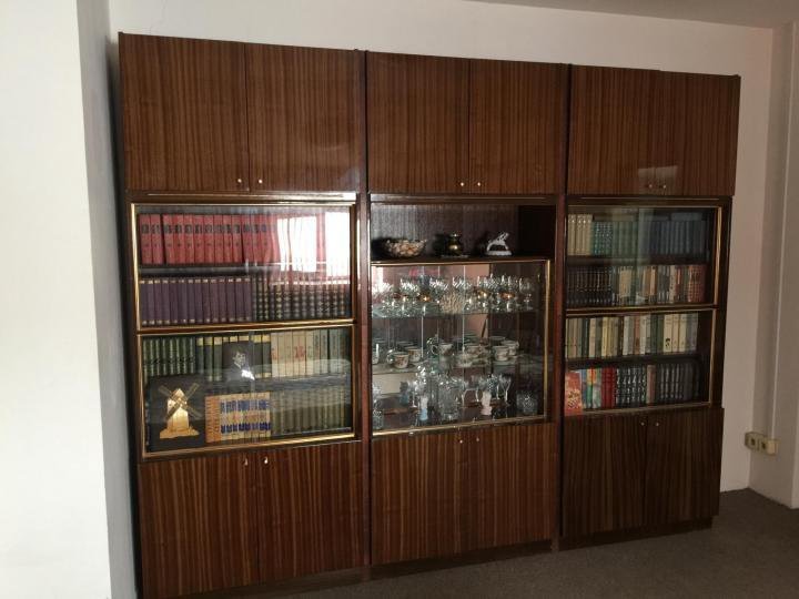 Советская мебельная стенка