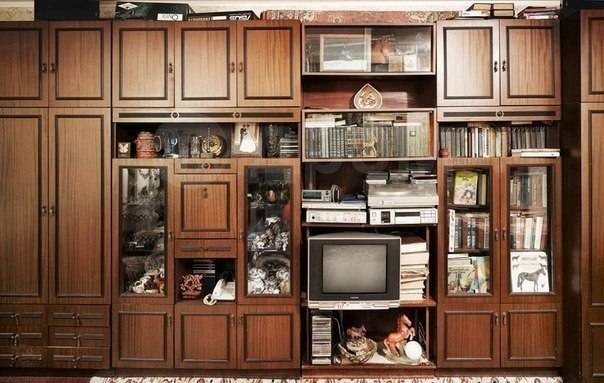 Советская мебельная стенка