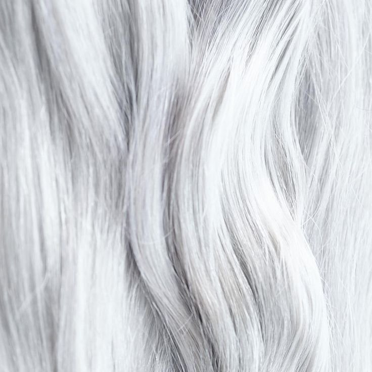 Белые волосы