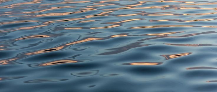 Поверхность воды