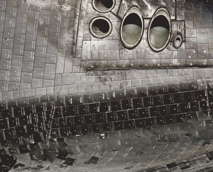 Обшивка космического корабля