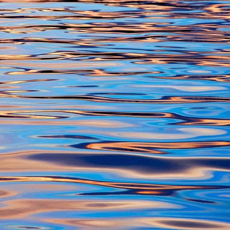 Поверхность воды