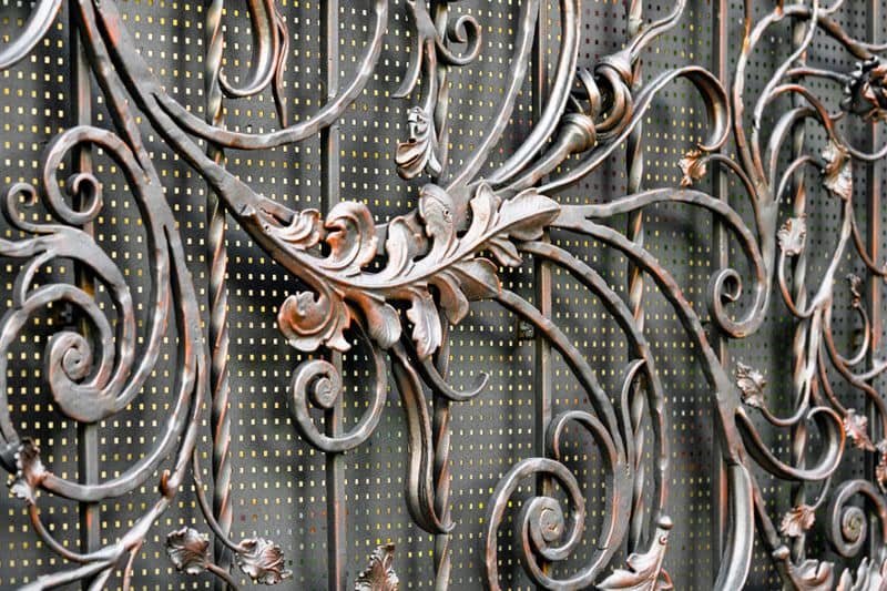 Декоративные изделия из металла