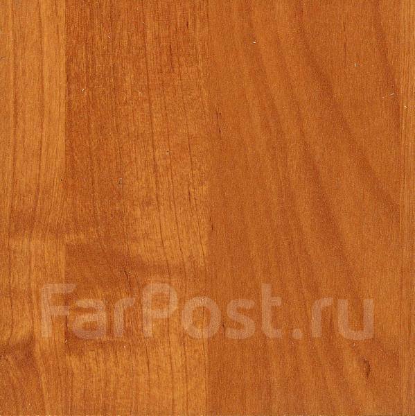 Вишня у сосен