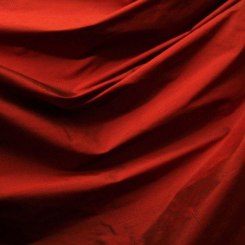 Красный шелк