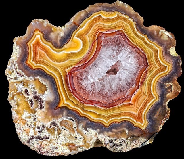 Пирит жеода