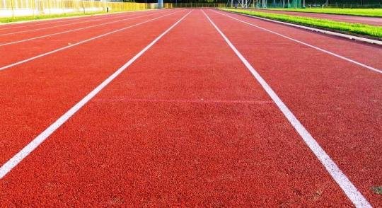 Стадион с резиновым покрытием