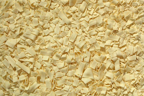 Шоколад на белом фоне