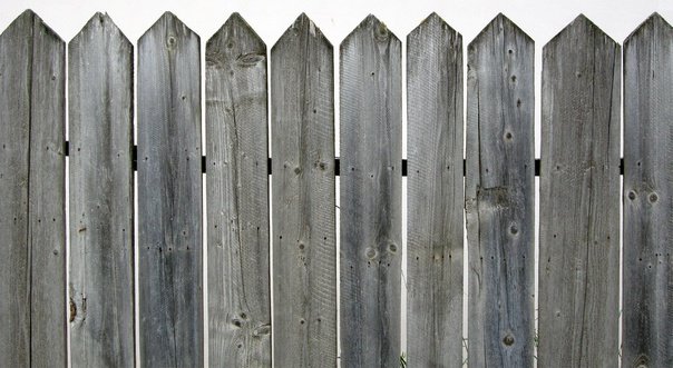 Старый деревянный забор