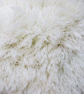 Белый ковер с ворсом