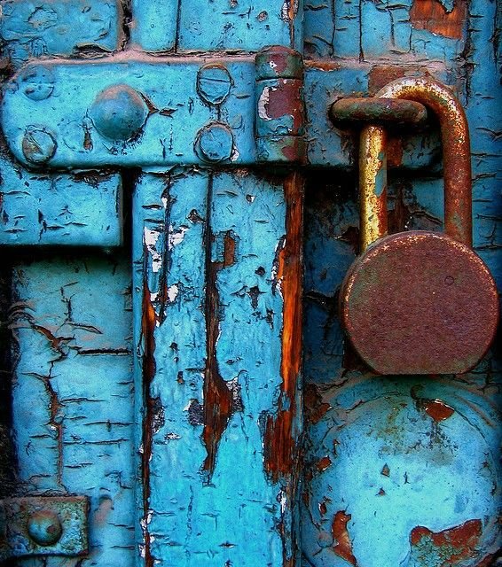 Старинные двери в замках