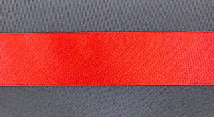 Лента красная тканевая