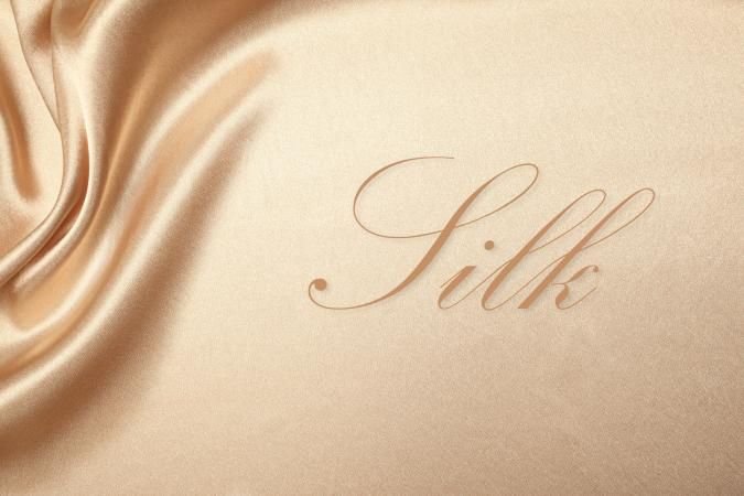 Бежевая ткань шелк