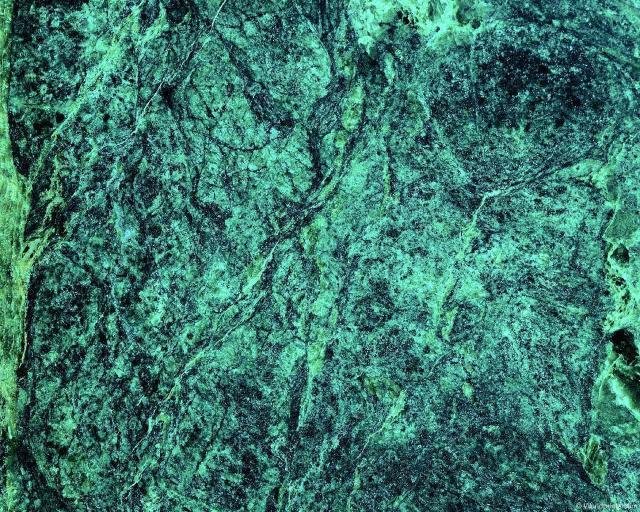 Malachite Gold мрамор