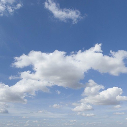 Голубое небо с облаками