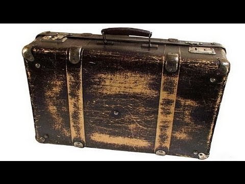 Старый коричневый чемодан