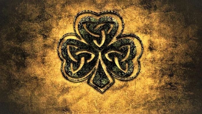 Кельтский орнамент на коричневом фоне