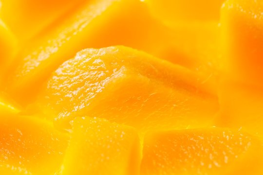 Манговый цвет