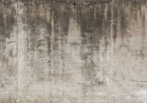 Бетонная стена с подтеками