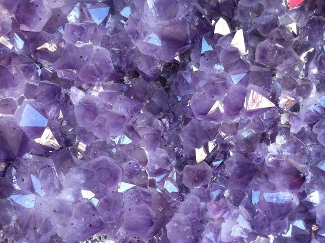 Фиолетовый кварц аметист