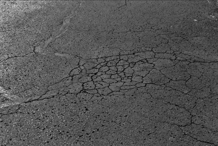 Сетка трещин асфальтобетонного покрытия