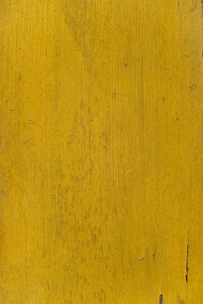 желтое дерево