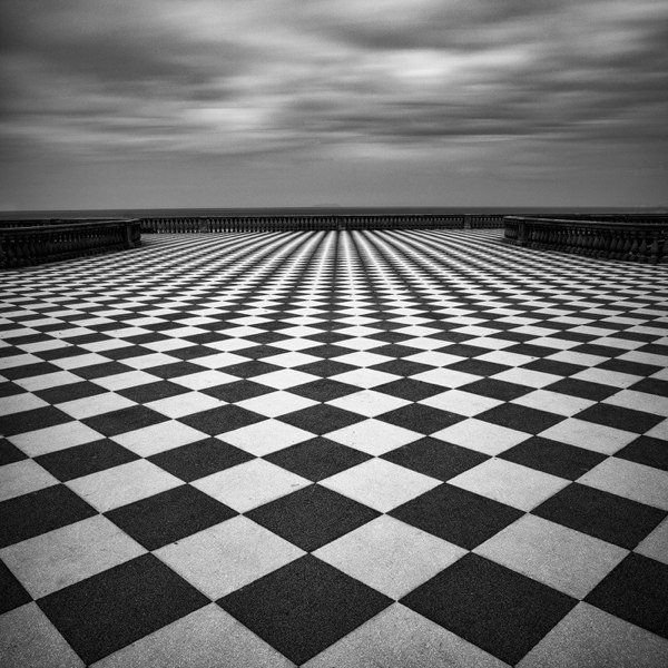 Шахматный пол