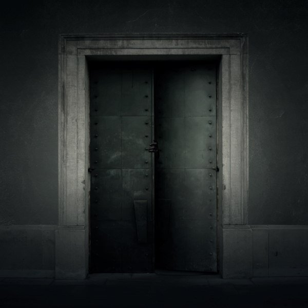 Страшная дверь