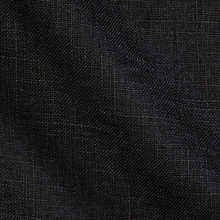 Черная плотная ткань