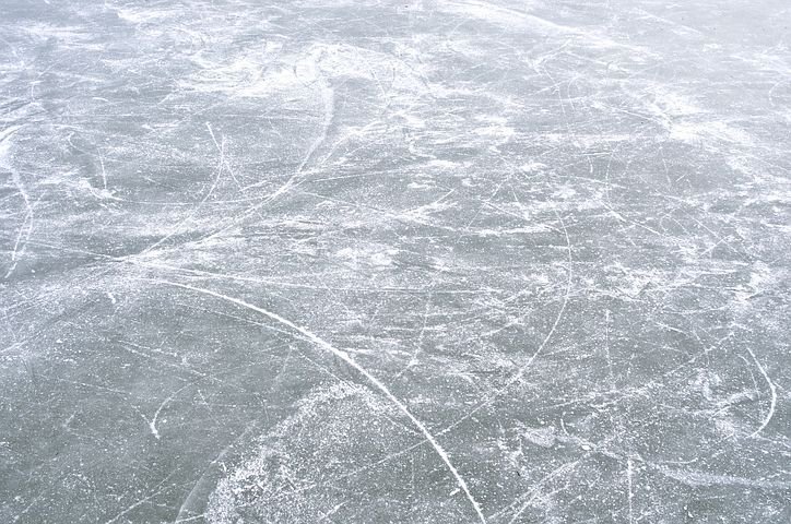 Царапины на льду