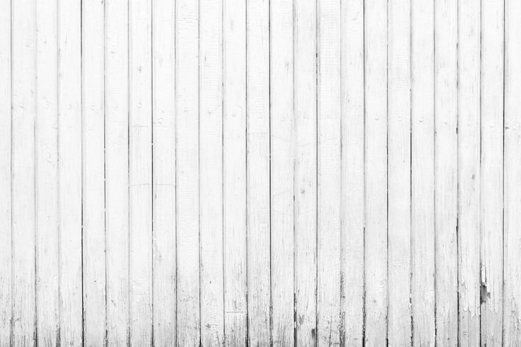 Белая деревянная стена