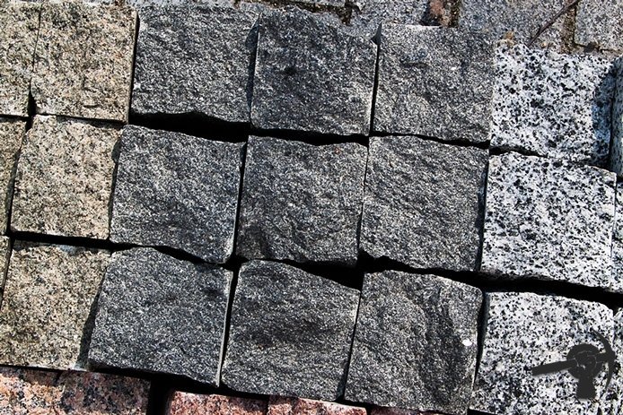 Гранитная брусчатка габбро колотая 100х100х50