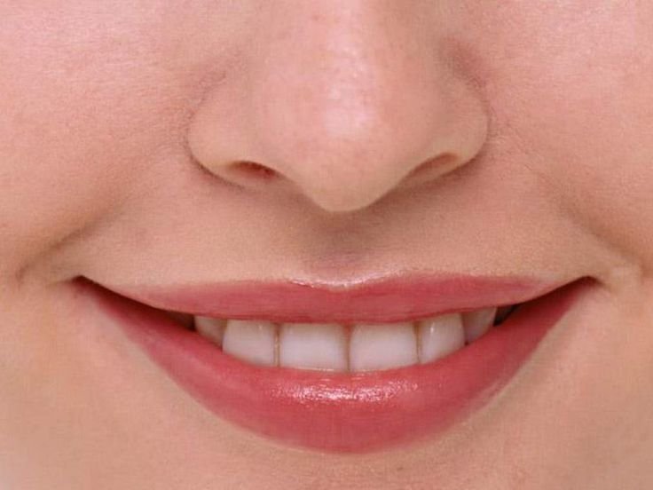 Тонкие губы