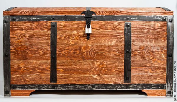 Сундук напольный деревянный