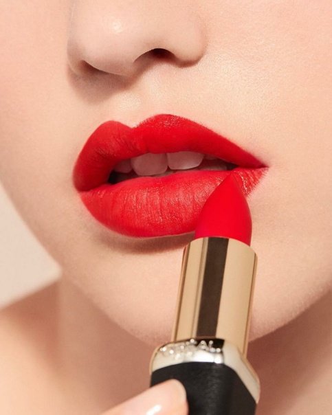 Красная помада