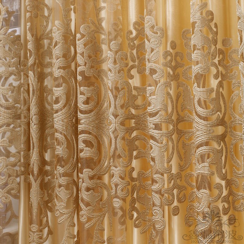 Тюль с золотыми узорами