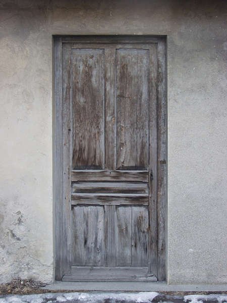 Старая деревянная дверь