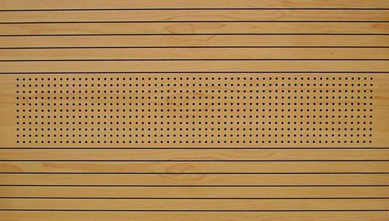 Перфорированная деревянная панель
