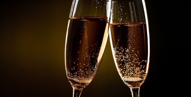 Шампанское в бокале