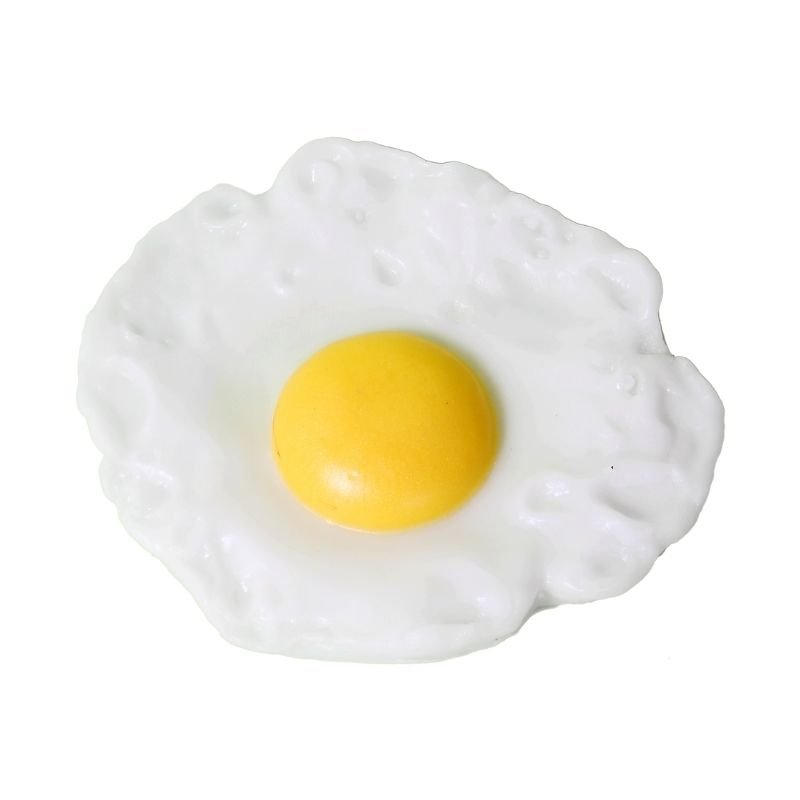 Яичница на белом фоне