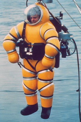 Нормобарический водолазный скафандр