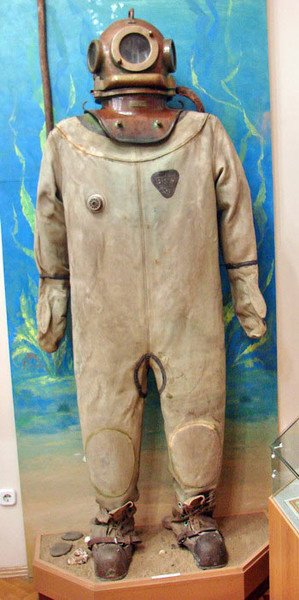 Водолазный скафандр 19 века
